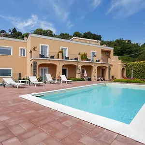 Bed & Breakfast Etelka, Aci Castello